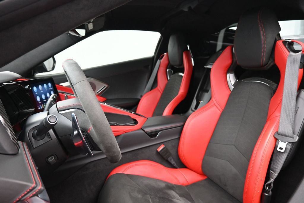 Used 2023 Chevrolet Corvette Stingray Premium Cpe w/ Z51 Performance Package RWD image 5