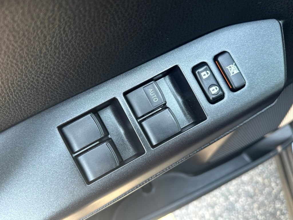 Used 2016 Toyota RAV4 XLE AWD/4WD image 14