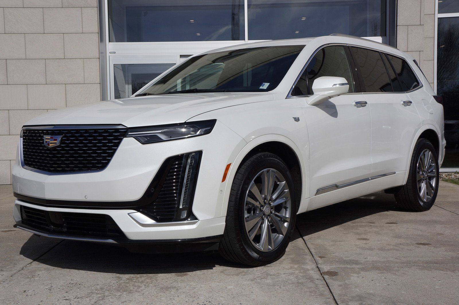 Used 2024 Cadillac XT6 Premium Luxury w/ Technology Package image 12