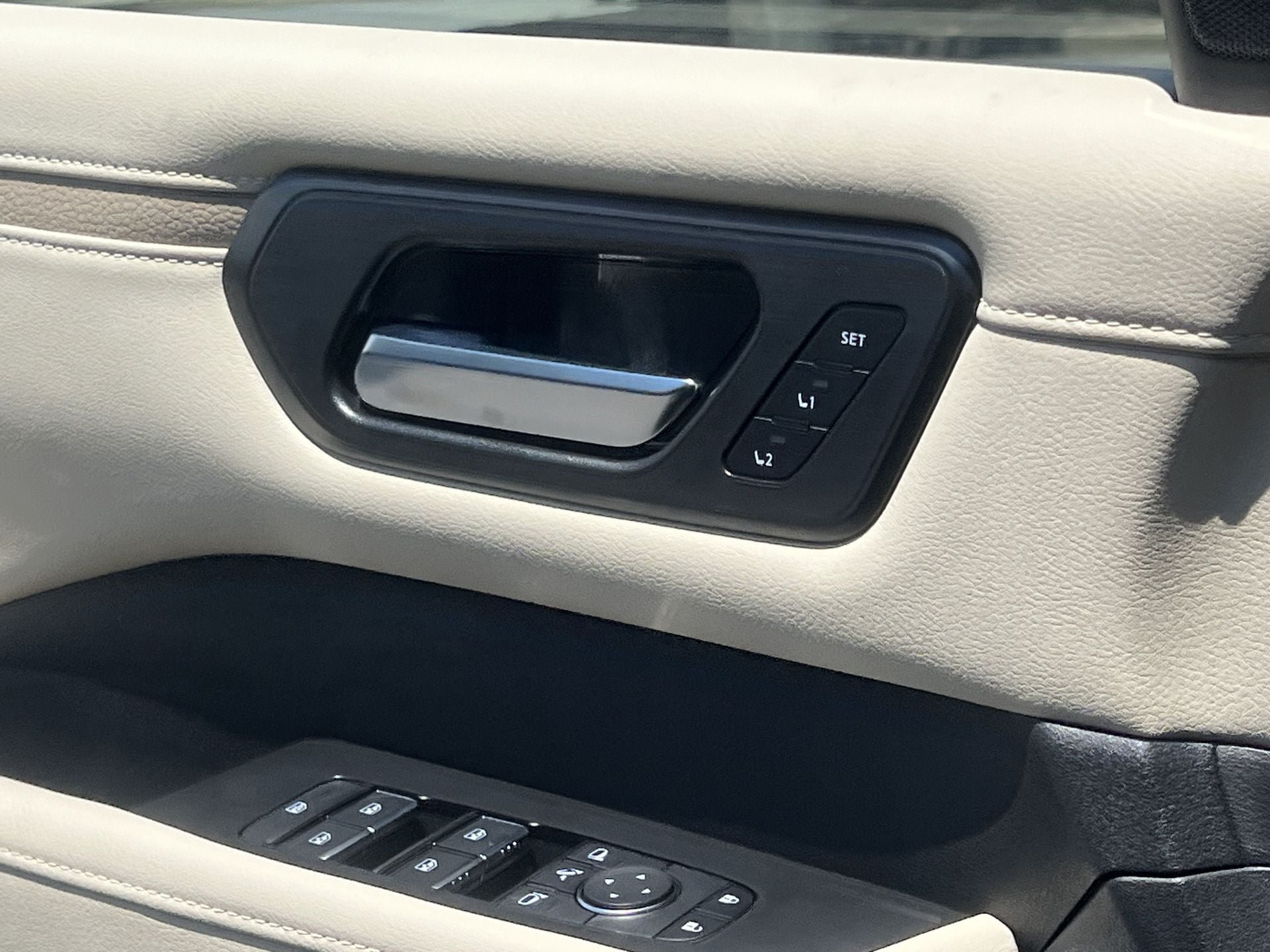 New 2026 Nissan Armada Platinum w/ Accent Package RWD image 17