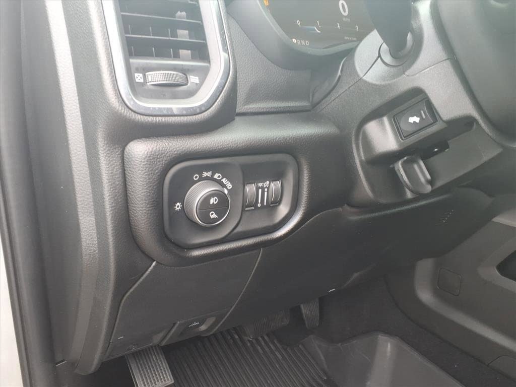 New 2026 RAM 2500 Laramie AWD/4WD image 19