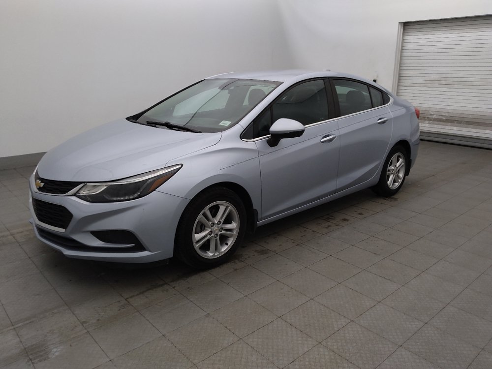 Used 2018 Chevrolet Cruze LT w/ Convenience Package FWD image 2