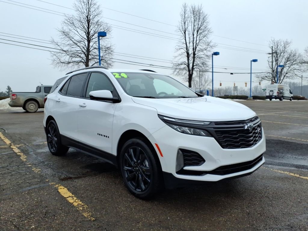 Certified 2024 Chevrolet Equinox RS w/ RS Leather Package image 3