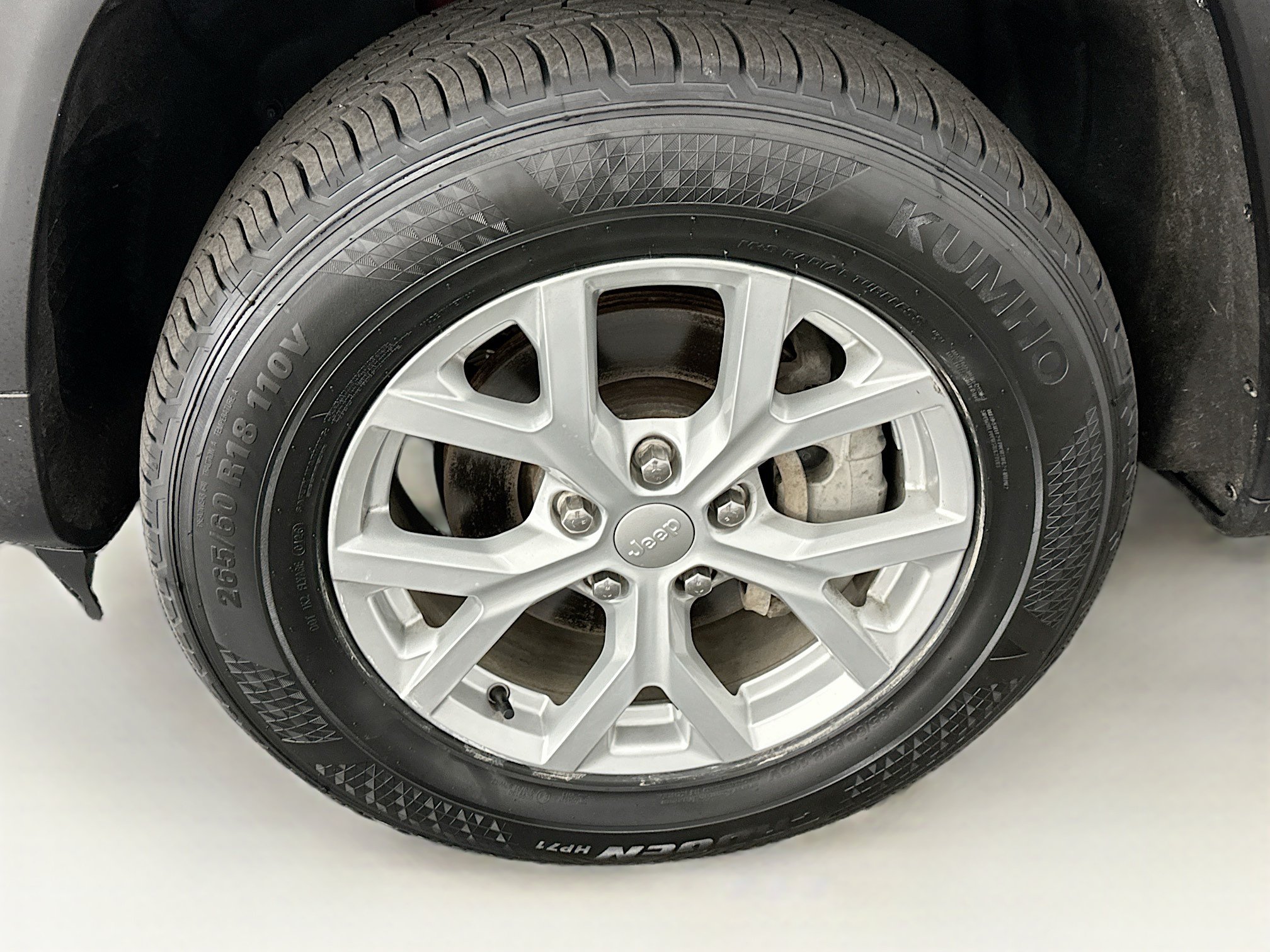 Used 2023 Jeep Grand Cherokee Limited AWD/4WD image 11