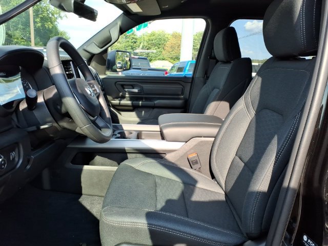 New 2026 RAM 1500 Express AWD/4WD image 14