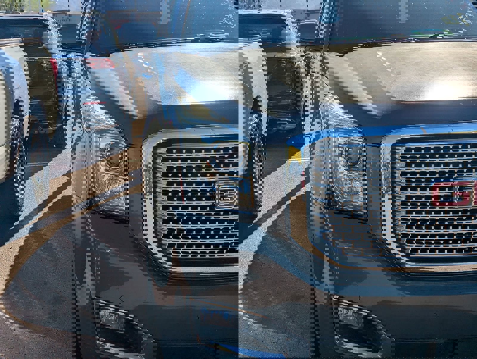 Used 2017 GMC Yukon Denali w/ Open Road Package image 4