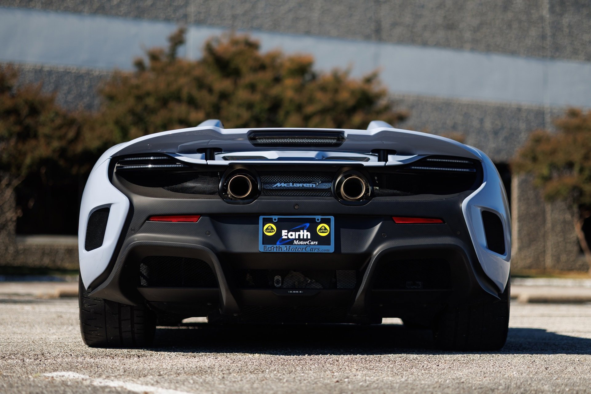 Used 2016 McLaren 675LT Spider image 31