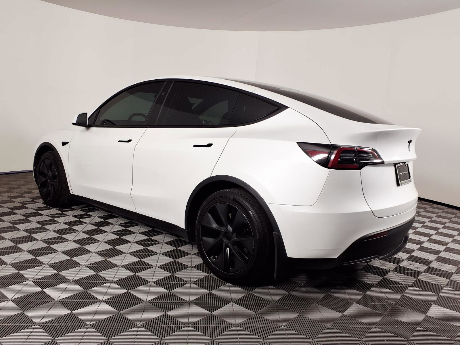 Used 2025 Tesla Model Y Long Range image 6