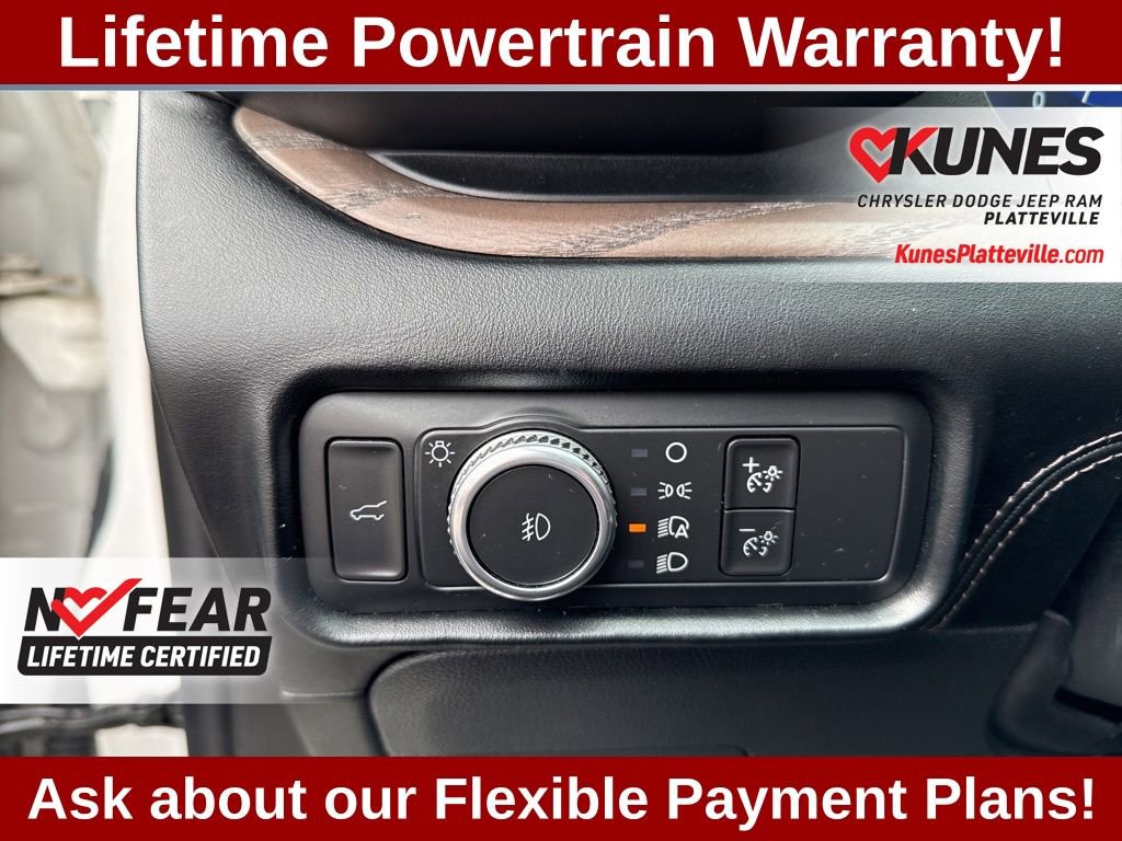 Used 2021 Ford Explorer Platinum image 17