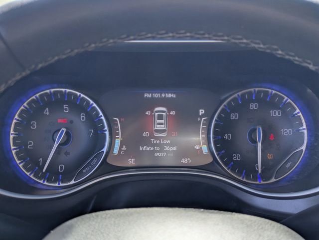 Used 2024 Chrysler Pacifica Touring-L image 30