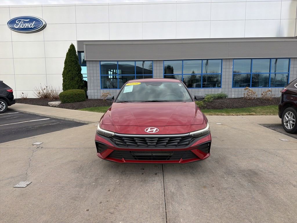 Used 2025 Hyundai Elantra Sport image 9