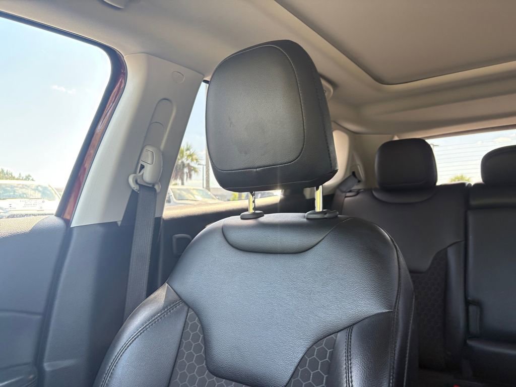 Used 2021 Jeep Compass Latitude w/ Sun and Sound Group image 14