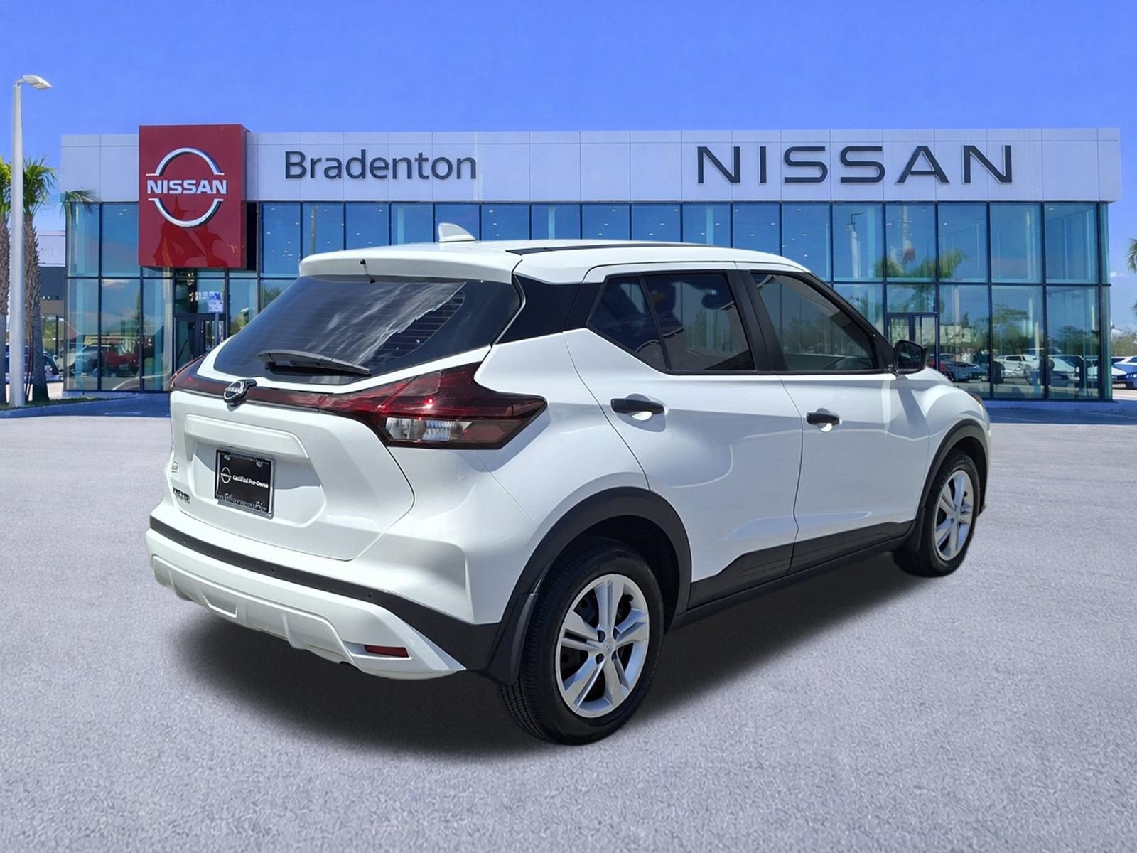 Certified 2025 Nissan Kicks Play S FWD image 5