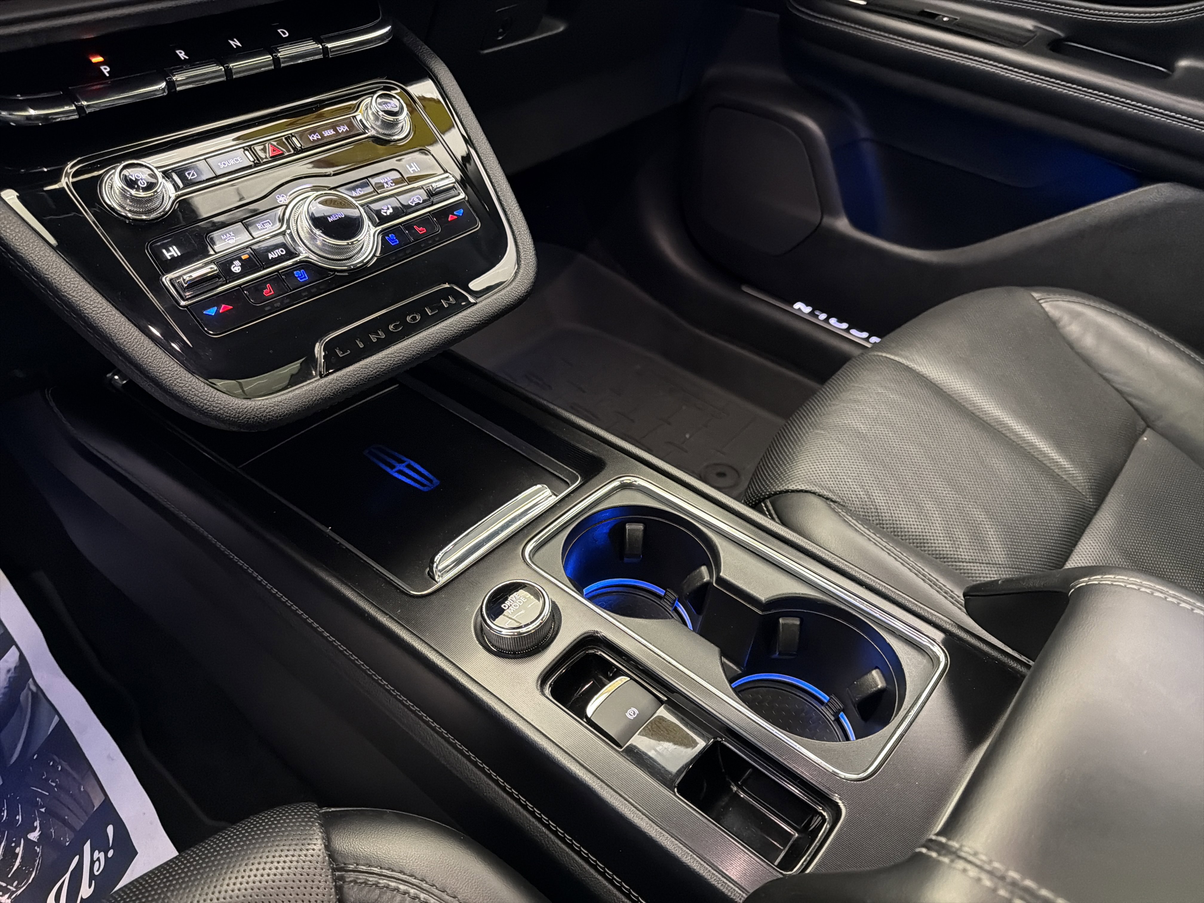 Used 2020 Lincoln Corsair Reserve w/ Equipment Group 201A image 24