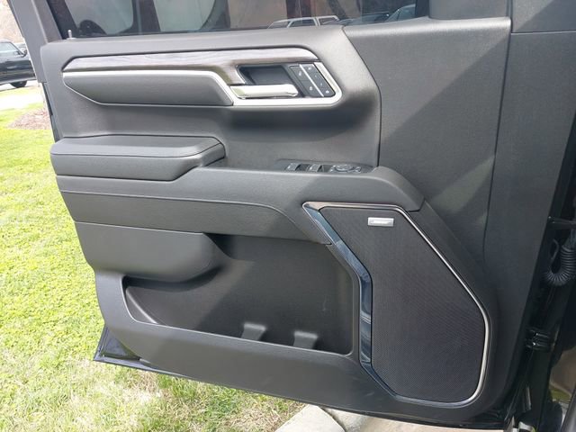 Used 2025 Chevrolet Silverado 1500 LTZ w/ Technology Package image 27