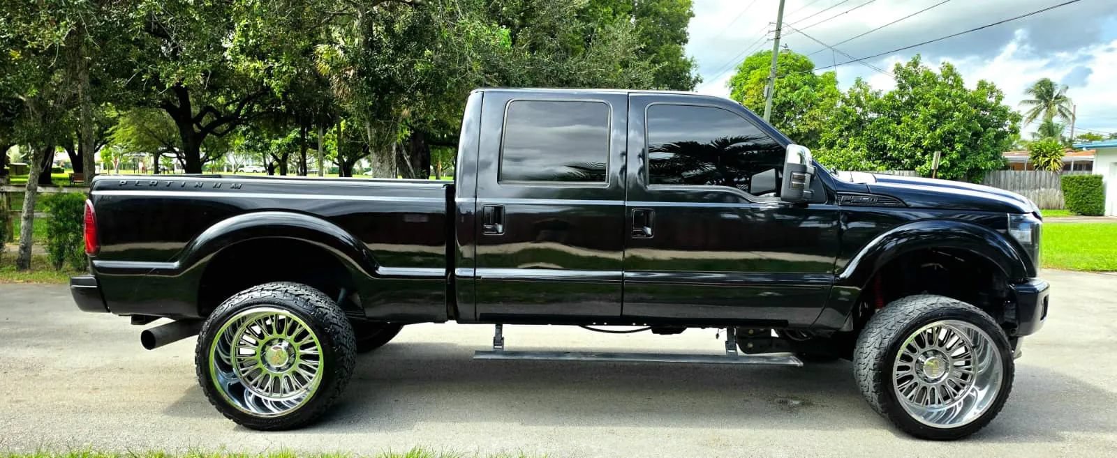 Used 2015 Ford F250 Platinum w/ FX4 Off-Road Package AWD/4WD image 9