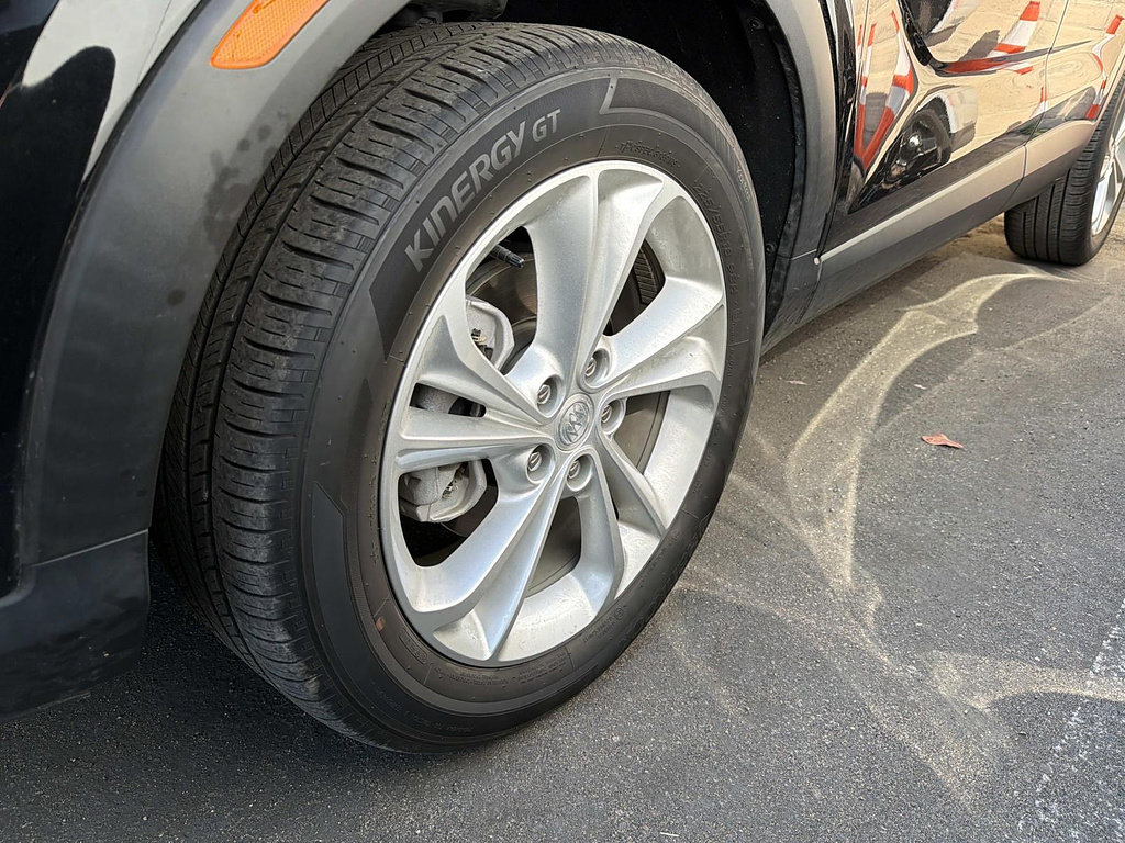 Used 2023 Buick Encore GX Preferred w/ Cold Weather Comfort Package FWD image 5