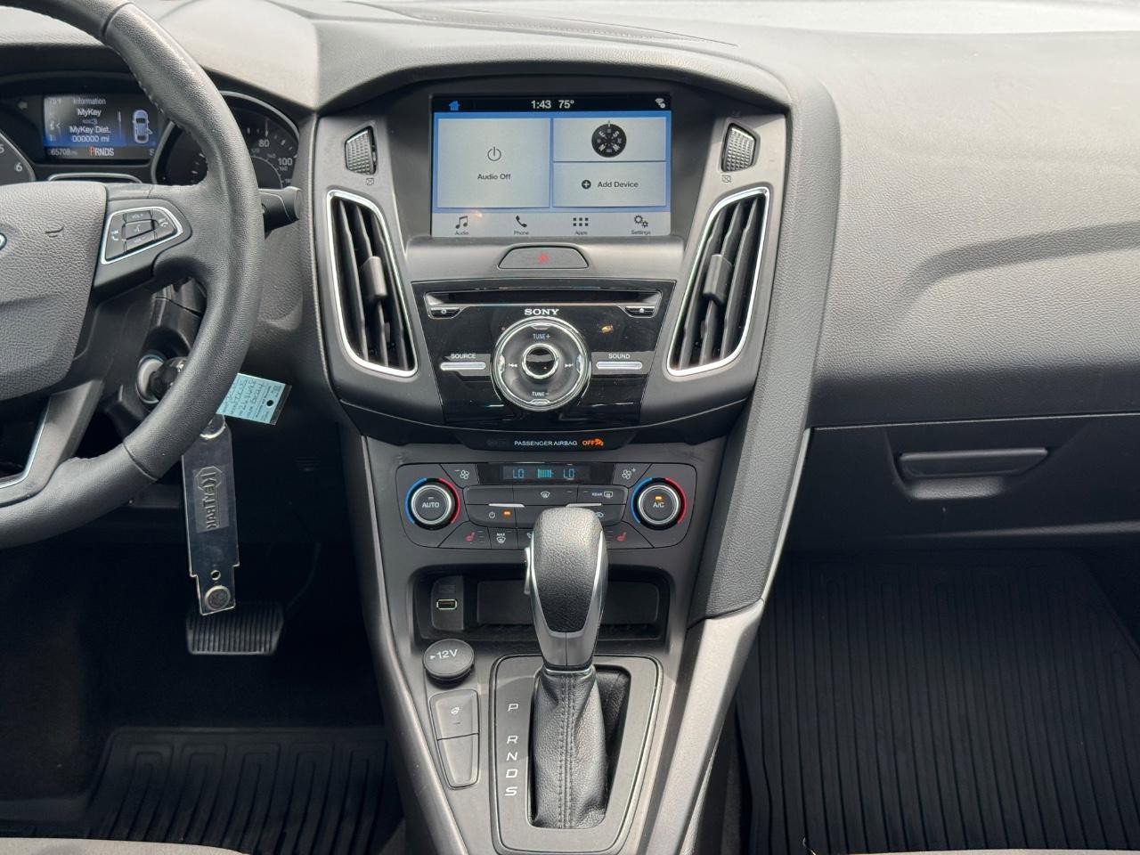 Used 2018 Ford Focus SEL w/ Cold Weather Package FWD image 14