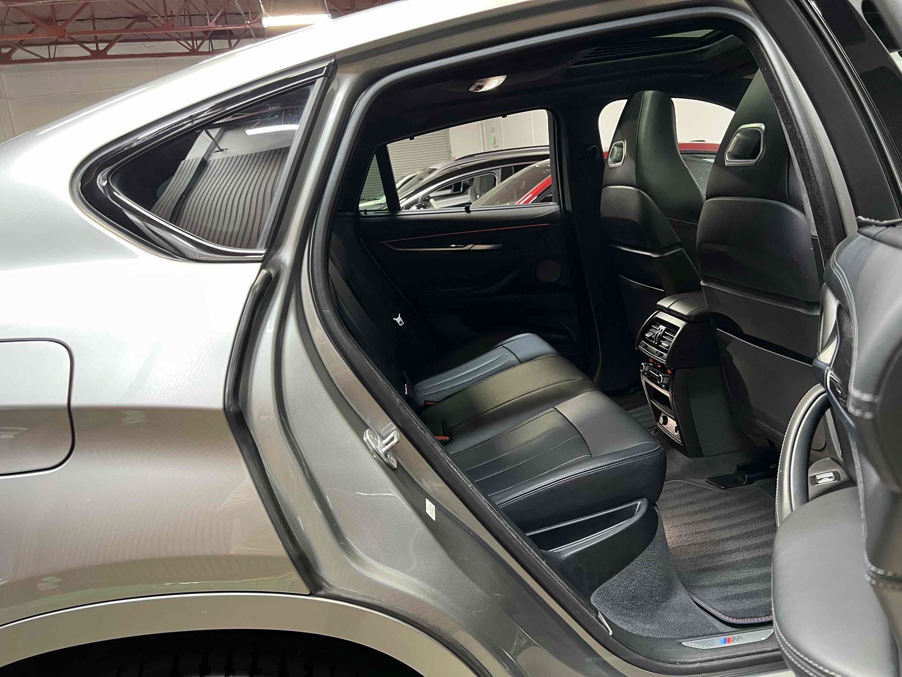 Used 2017 BMW X6 M AWD/4WD image 26
