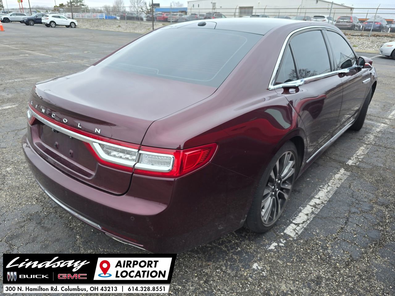 Used 2017 Lincoln Continental Select image 16