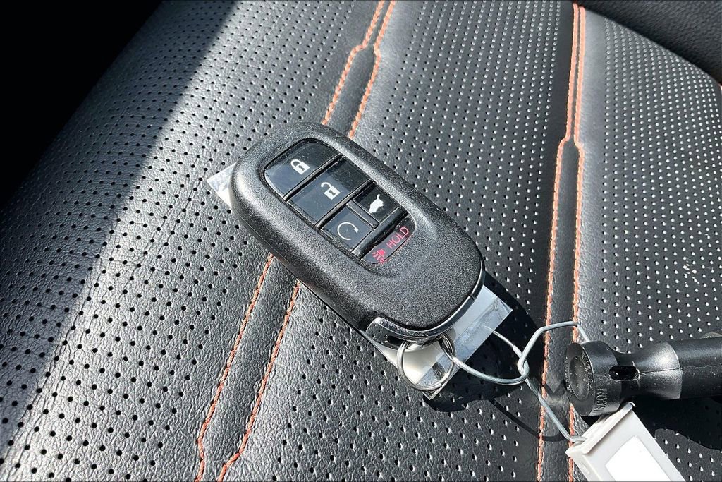 Used 2024 Honda CR-V Sport Touring image 11