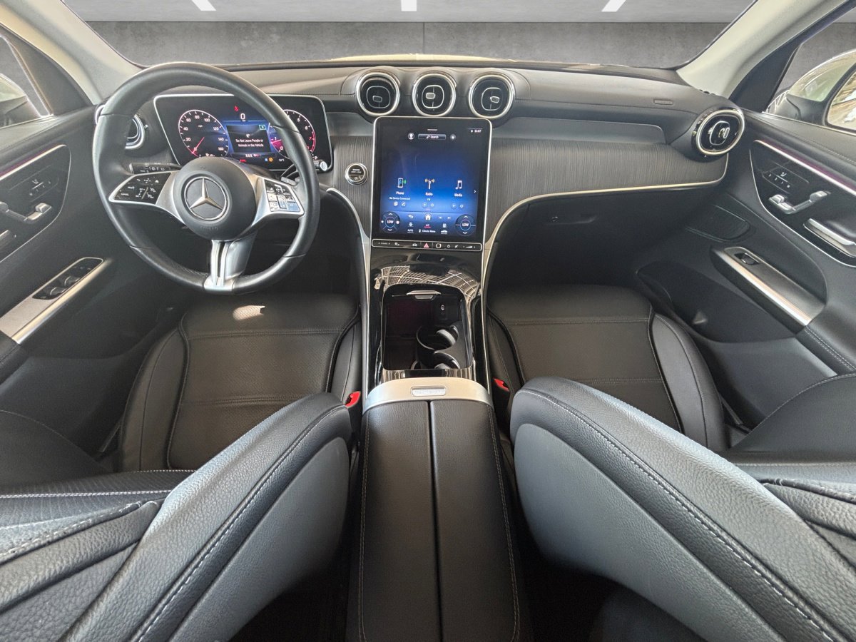 Used 2024 Mercedes-Benz GLC 300 image 24