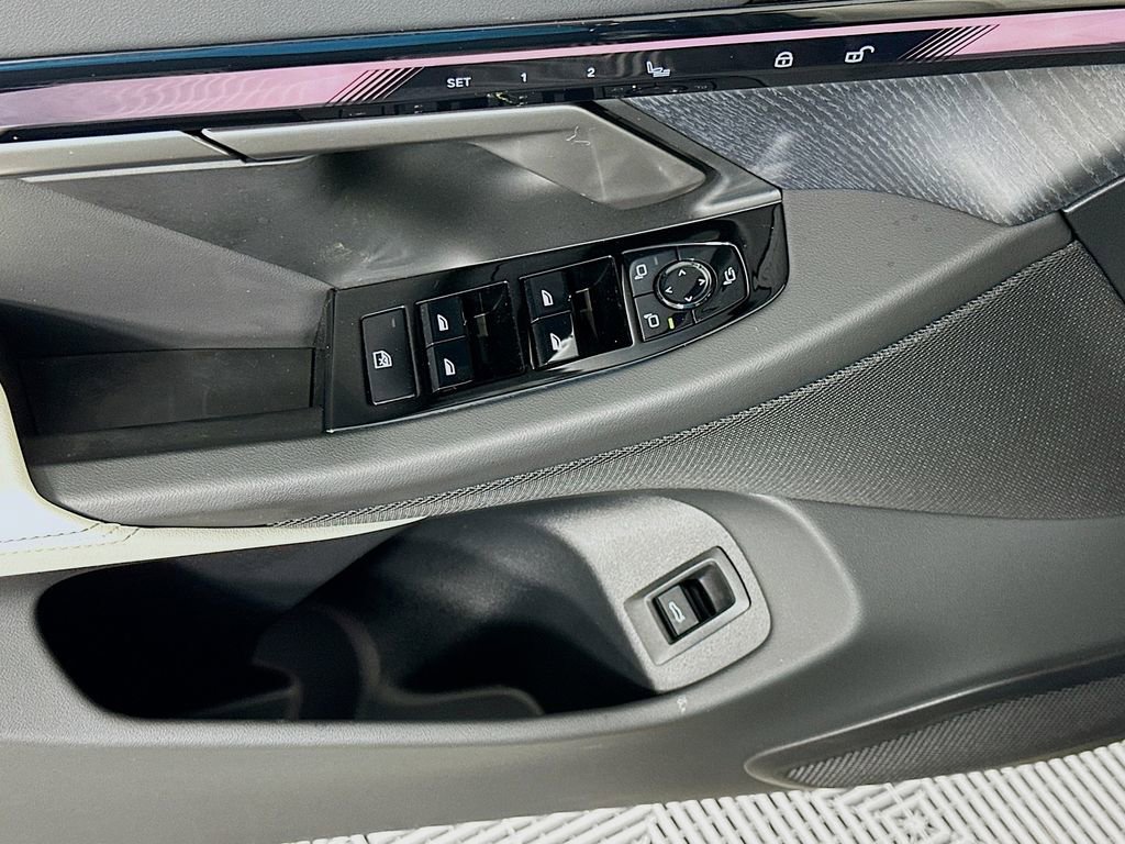 Used 2026 BMW i5 eDrive40 image 18