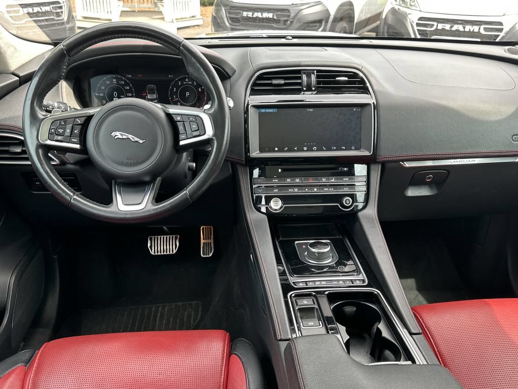 Used 2020 Jaguar F-PACE Checkered Flag AWD/4WD image 10