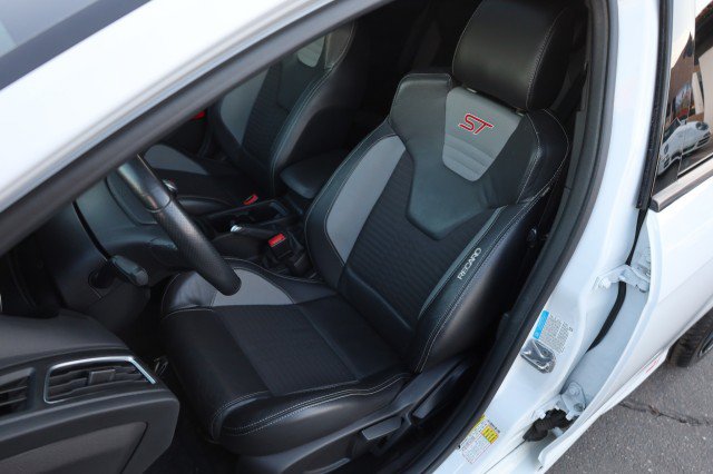 Used 2017 Ford Focus ST w/ Equipment Group 401A FWD image 25