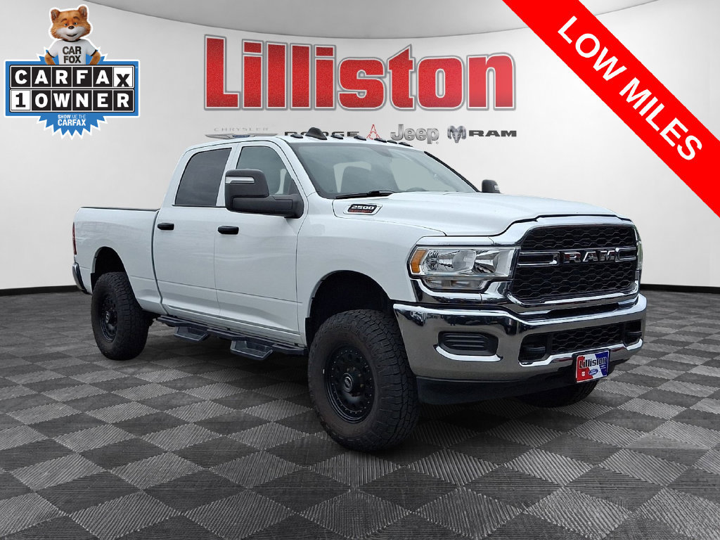 Used 2024 RAM 2500 Tradesman w/ Chrome Appearance Group AWD/4WD image 3