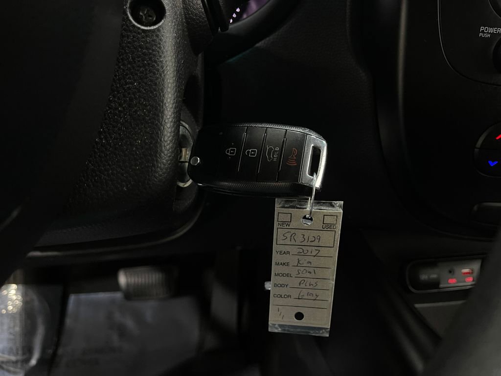 Used 2017 Kia Soul + image 19