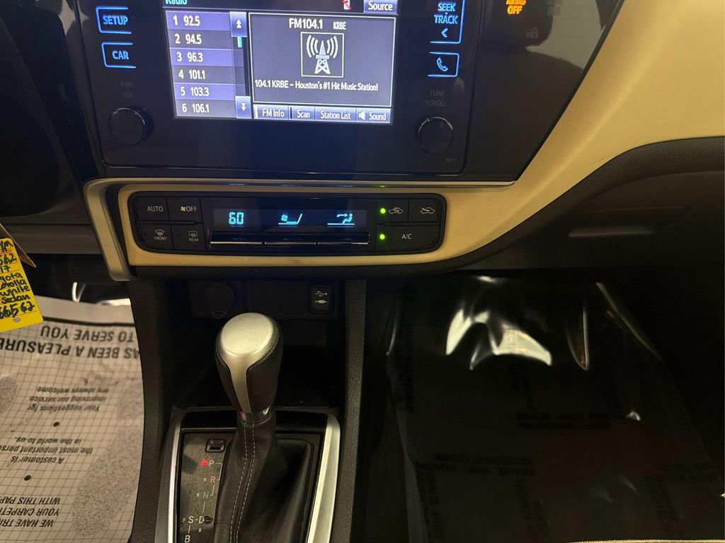 Used 2017 Toyota Corolla LE FWD image 34