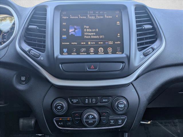 Used 2017 Jeep Cherokee Trailhawk w/ Comfort/Convenience Group AWD/4WD image 15