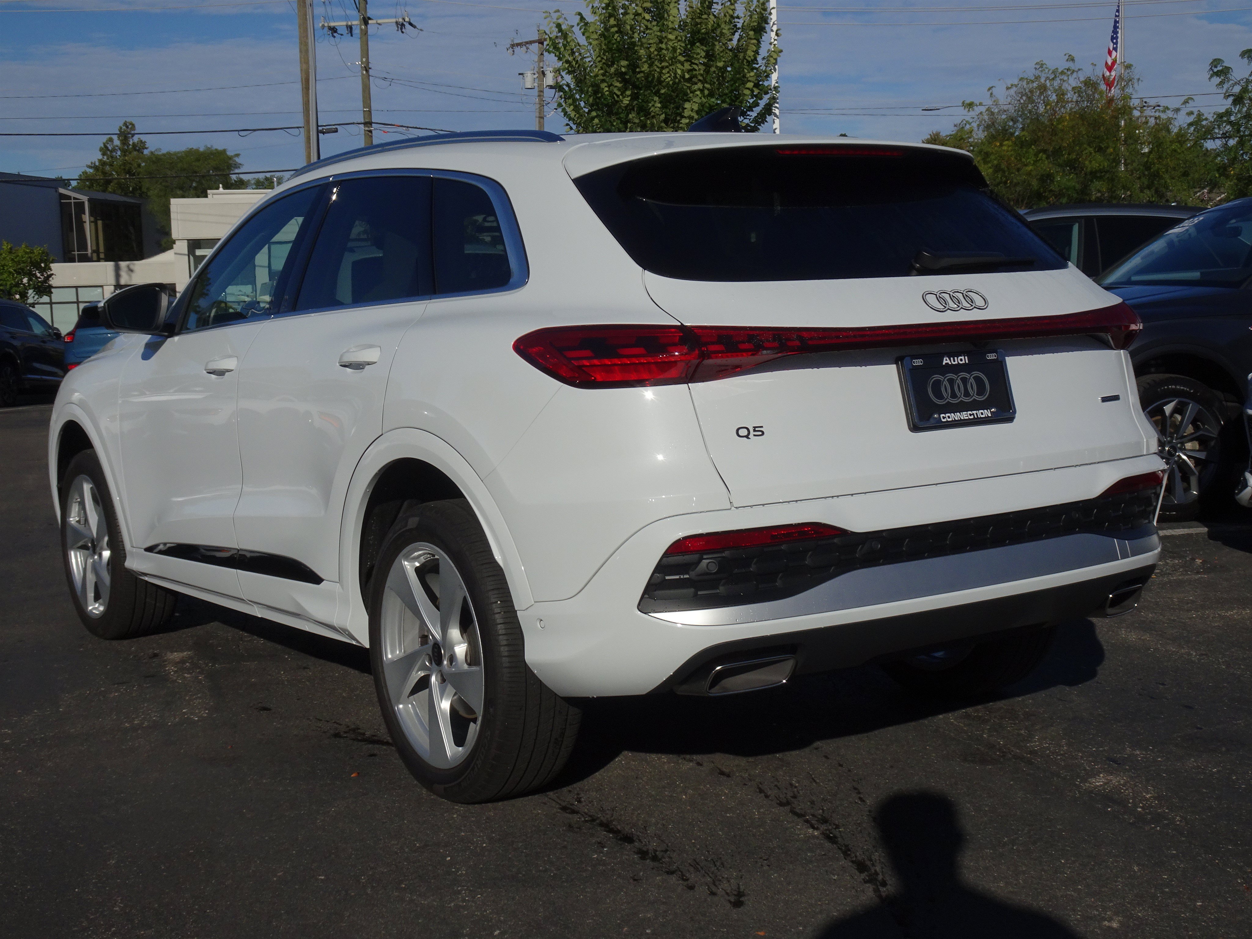 Certified 2025 Audi Q5 Premium Plus w/ Premium Plus AWD/4WD image 3