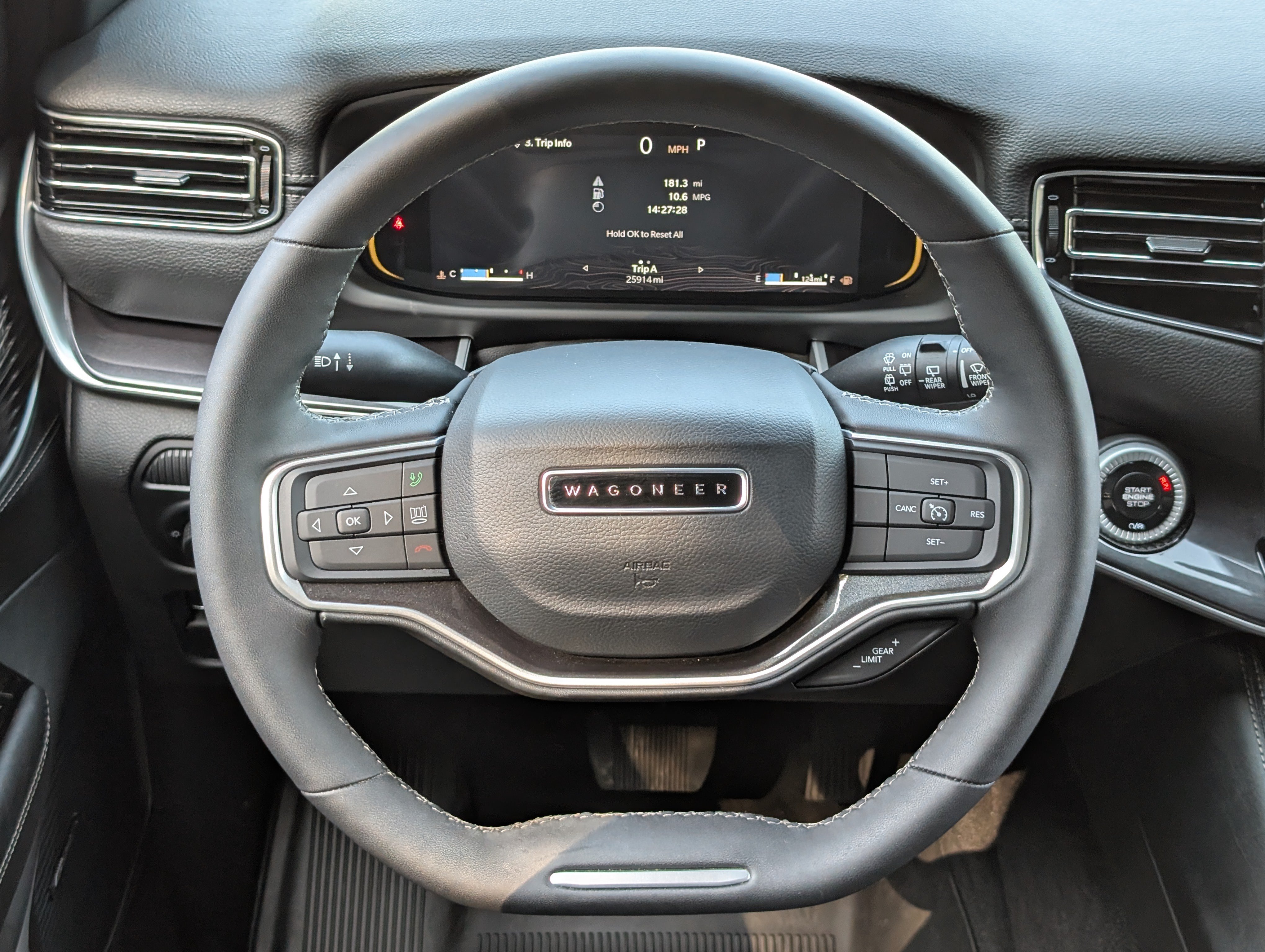 Used 2024 Jeep Wagoneer L 2WD image 28