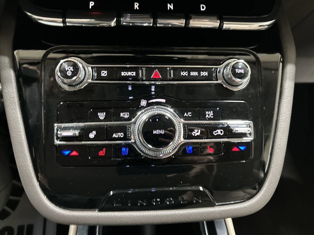 Certified 2022 Lincoln Corsair AWD w/ Equipment Group 101A image 16
