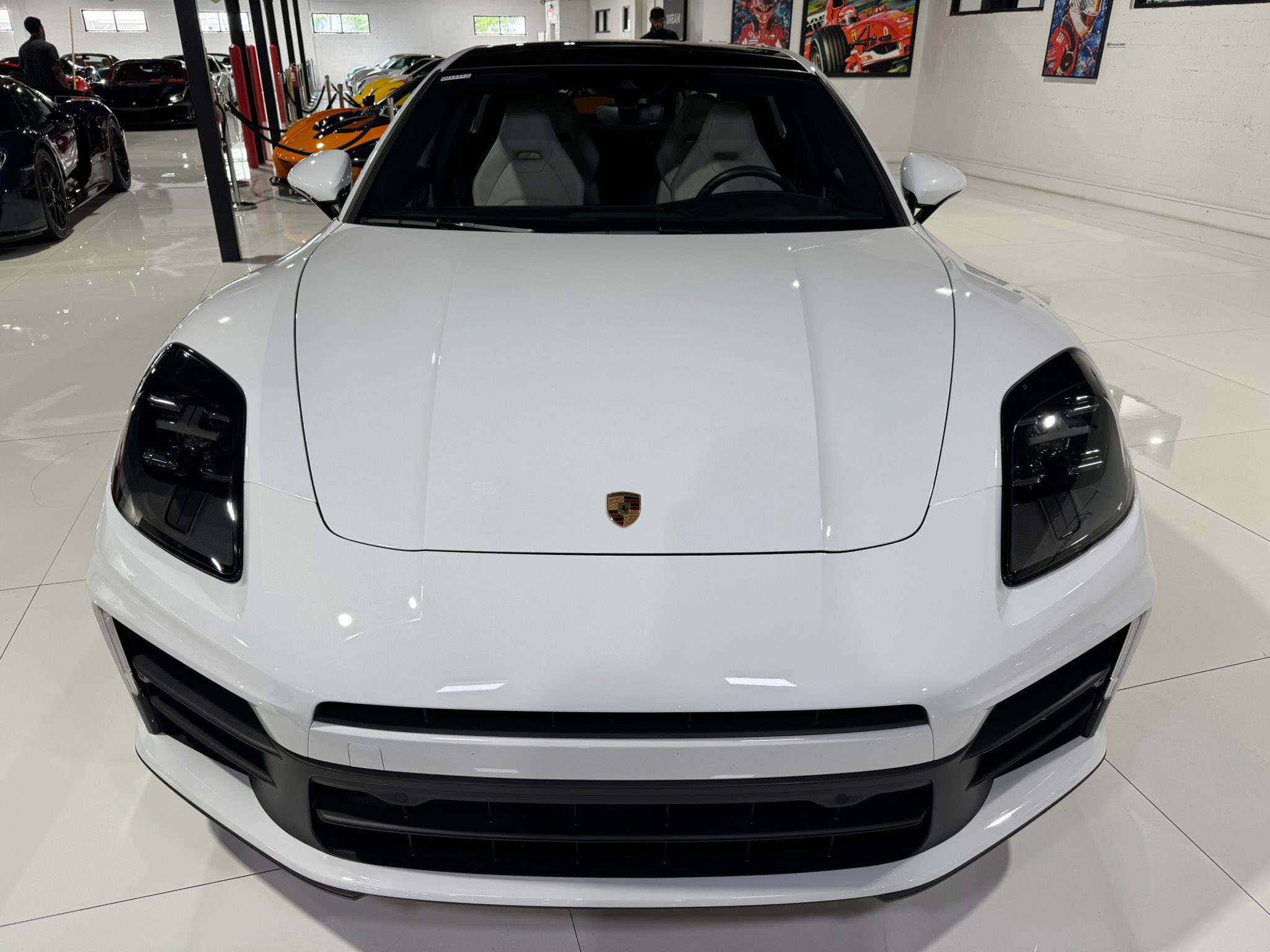 Used 2025 Porsche Panamera image 2