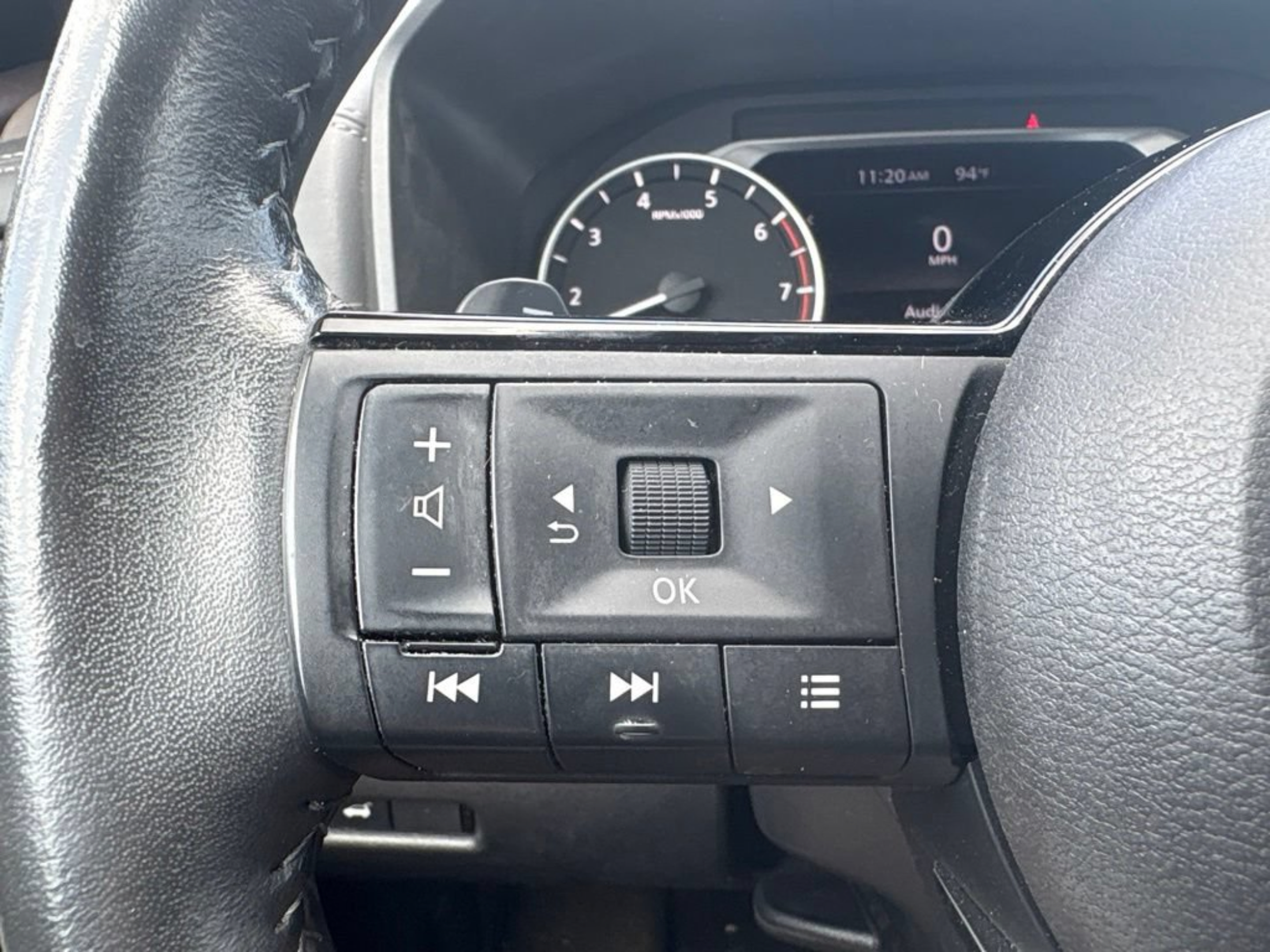 Used 2023 Nissan Rogue SV w/ SV Premium B Package FWD image 8