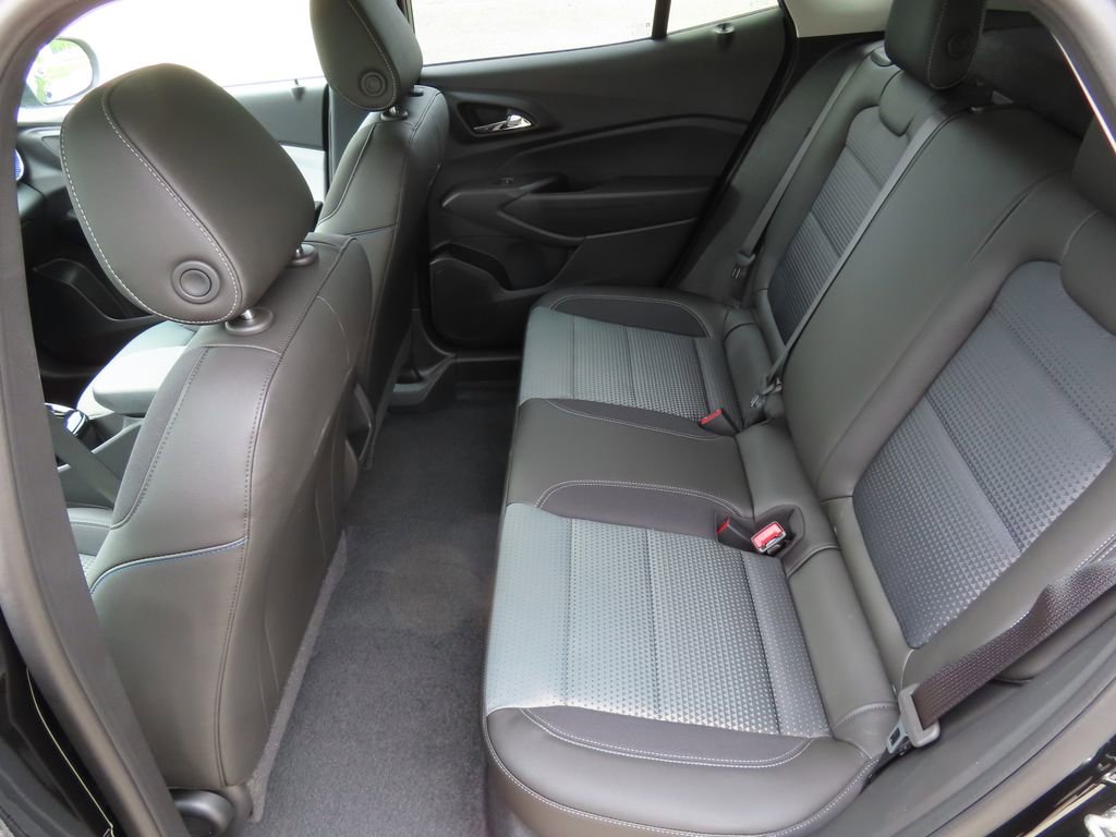 New 2026 Chevrolet Trax LT w/ LT Convenience Package FWD image 22