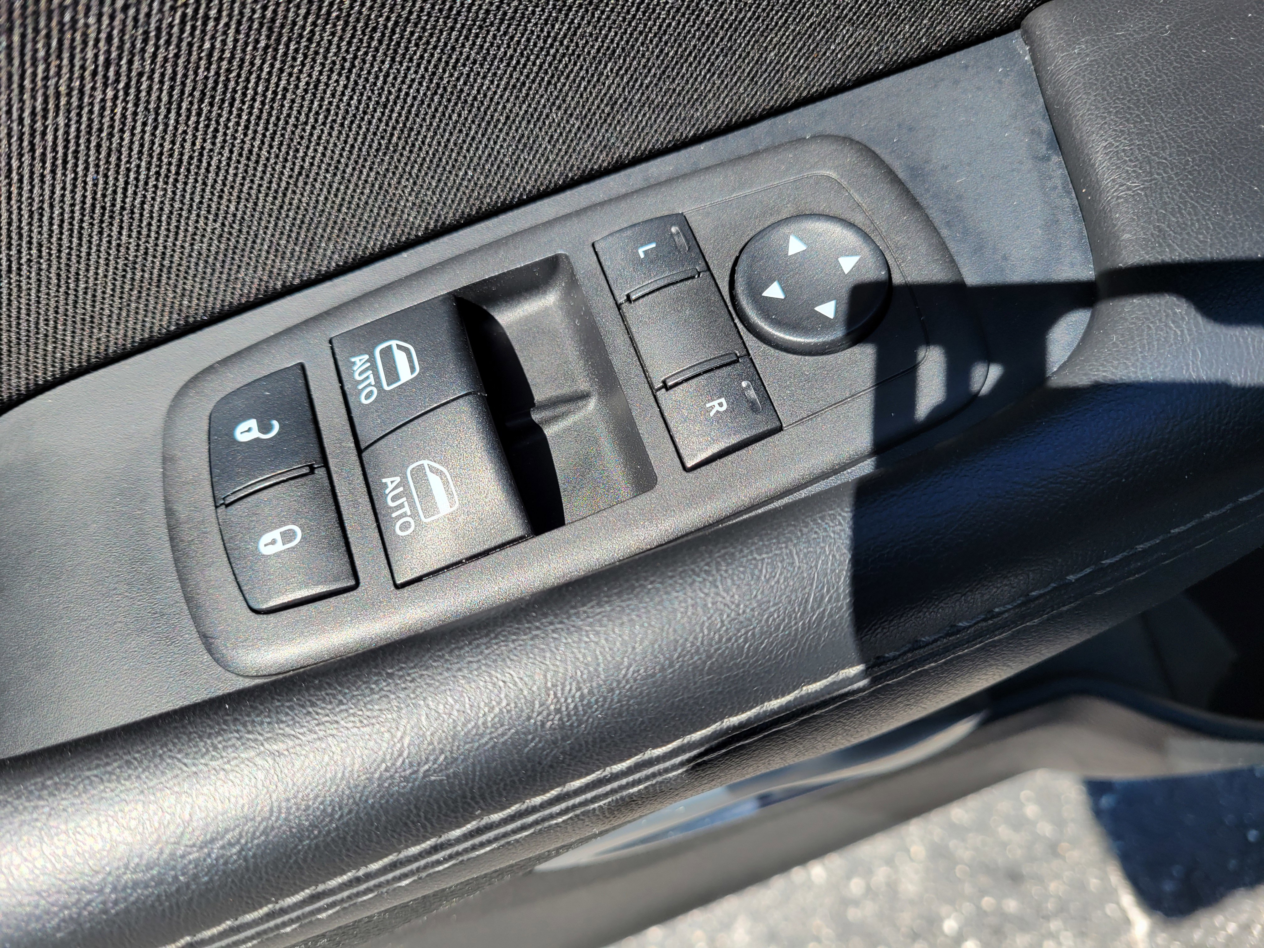 Used 2023 Dodge Challenger SXT image 25