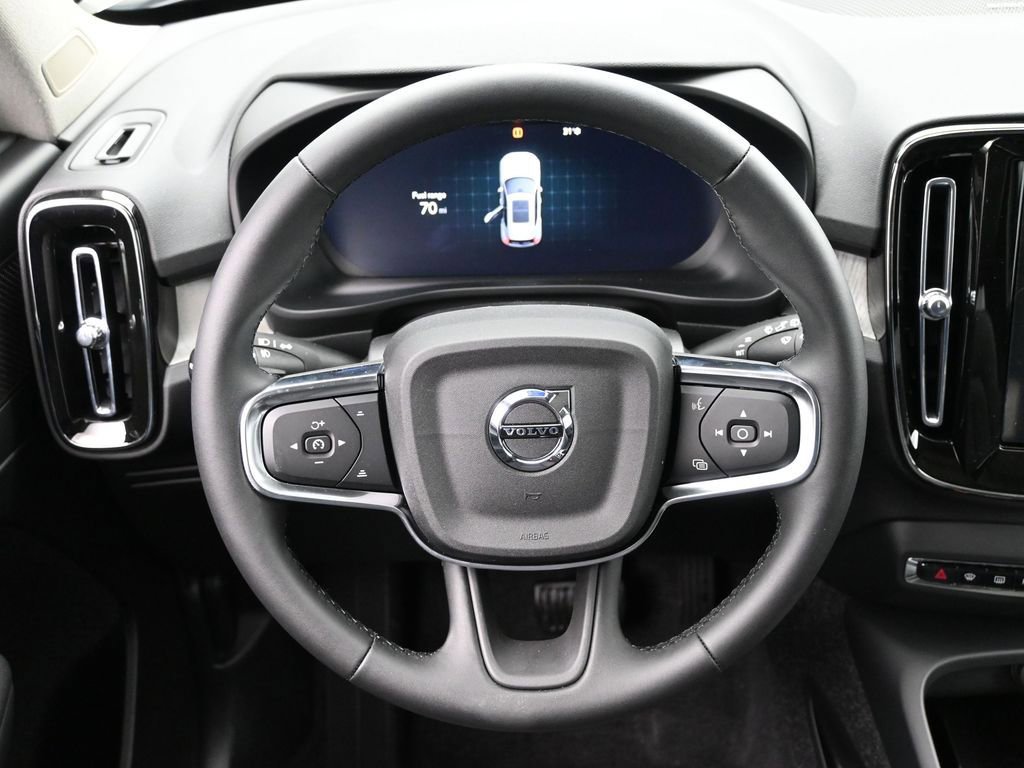 New 2025 Volvo XC40 B5 Ultra w/ Climate Package image 16