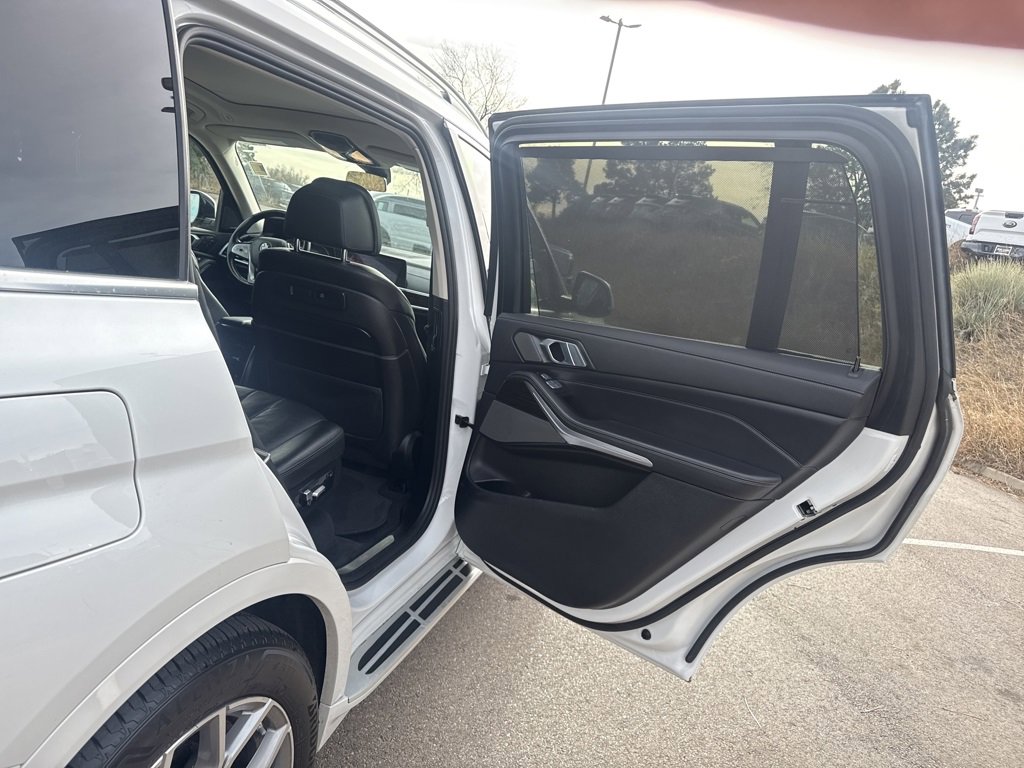 Used 2020 BMW X7 xDrive40i w/ Premium Package image 23