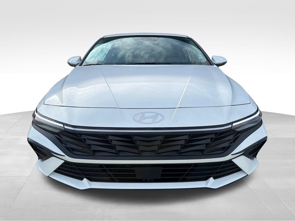 New 2026 Hyundai Elantra Limited FWD image 11