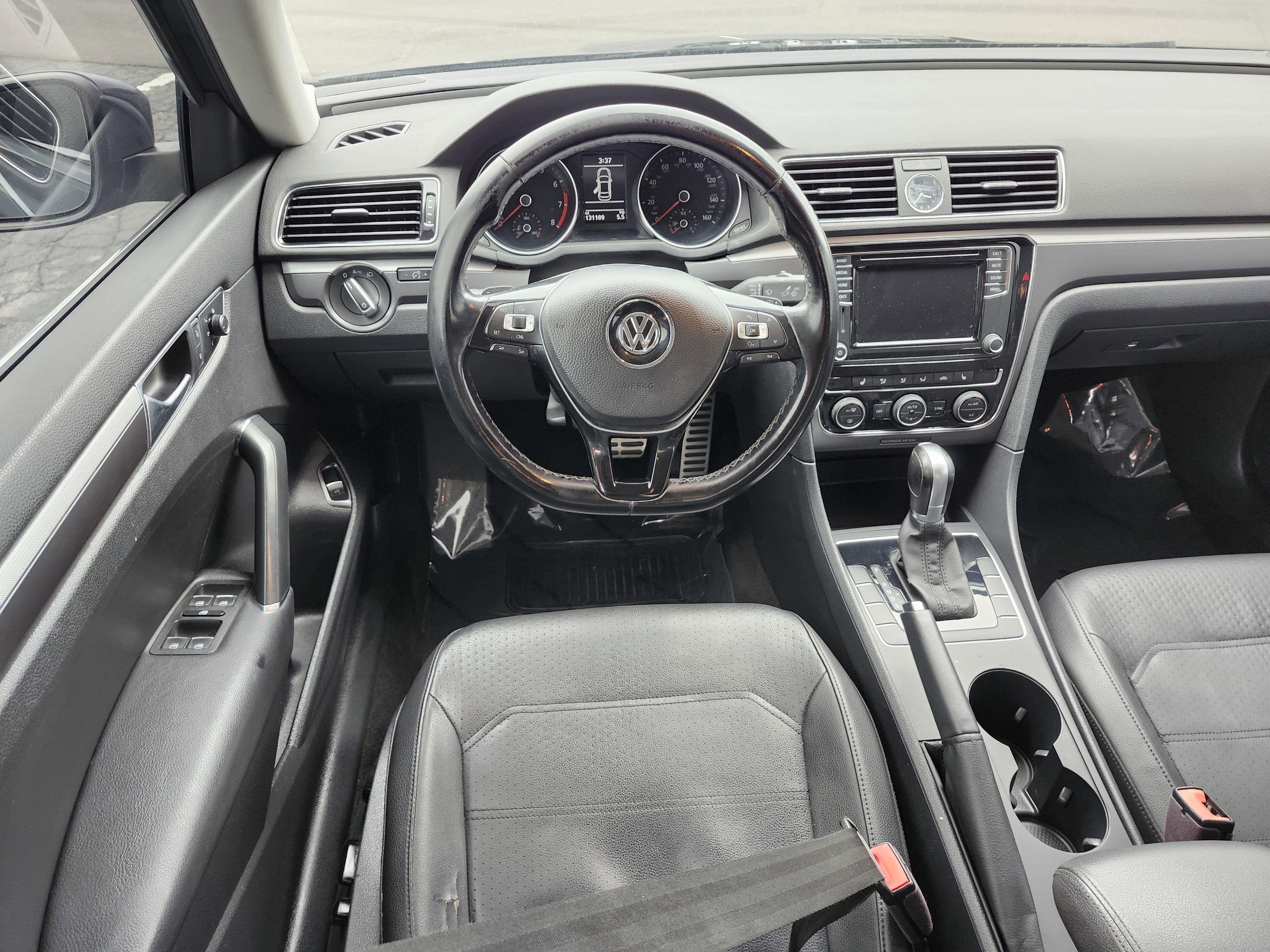 Used 2017 Volkswagen Passat 1.8T R-Line w/ R-Line Lighting Package image 24