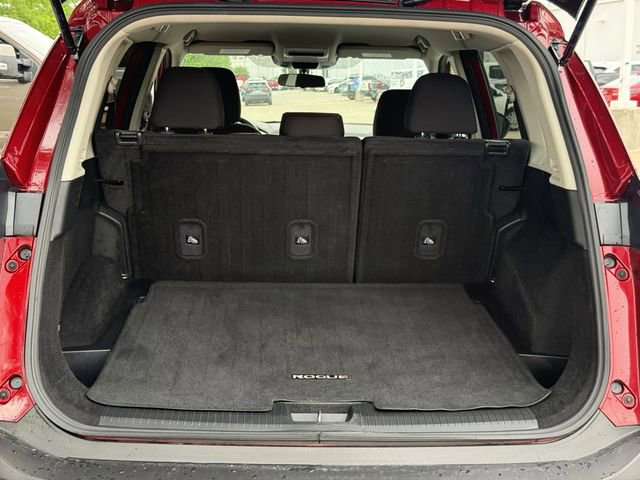 Used 2023 Nissan Rogue S AWD/4WD image 29