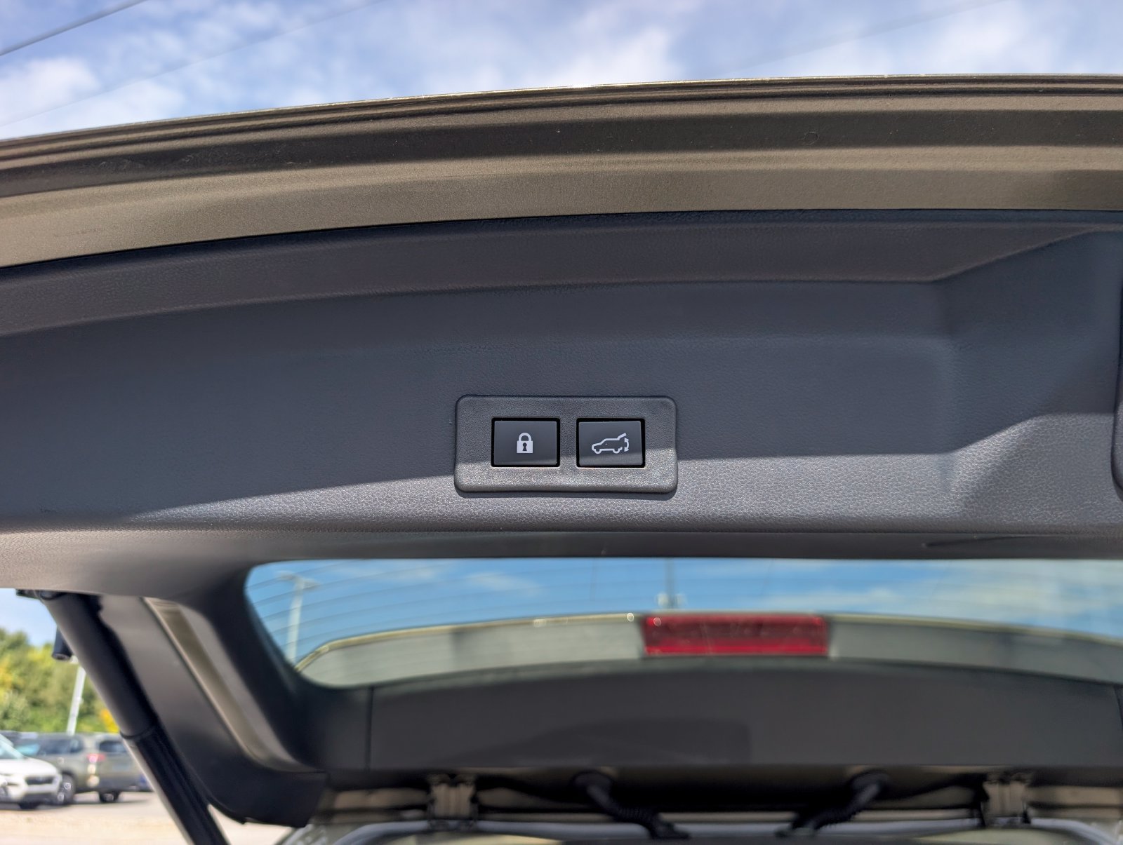 Certified 2024 Subaru Ascent Limited AWD/4WD image 33