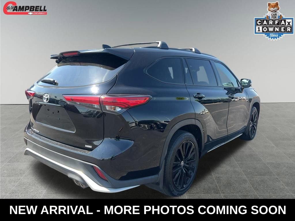 Used 2023 Toyota Highlander XSE FWD image 5
