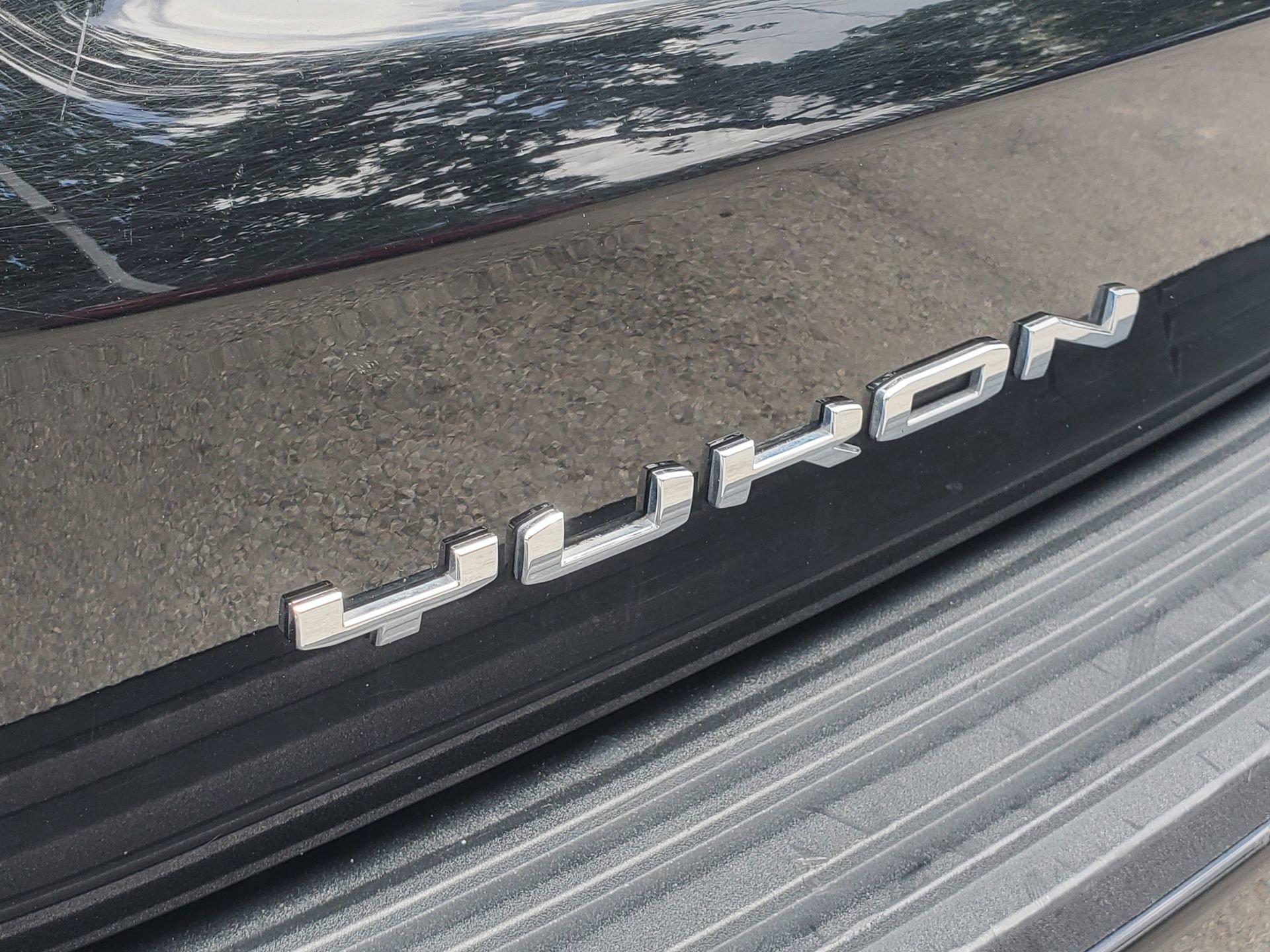 Used 2023 GMC Yukon XL Denali image 6