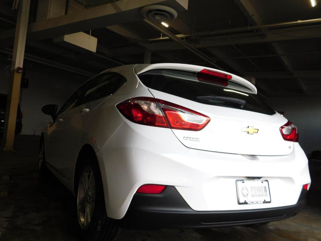 Used 2017 Chevrolet Cruze LT FWD image 2