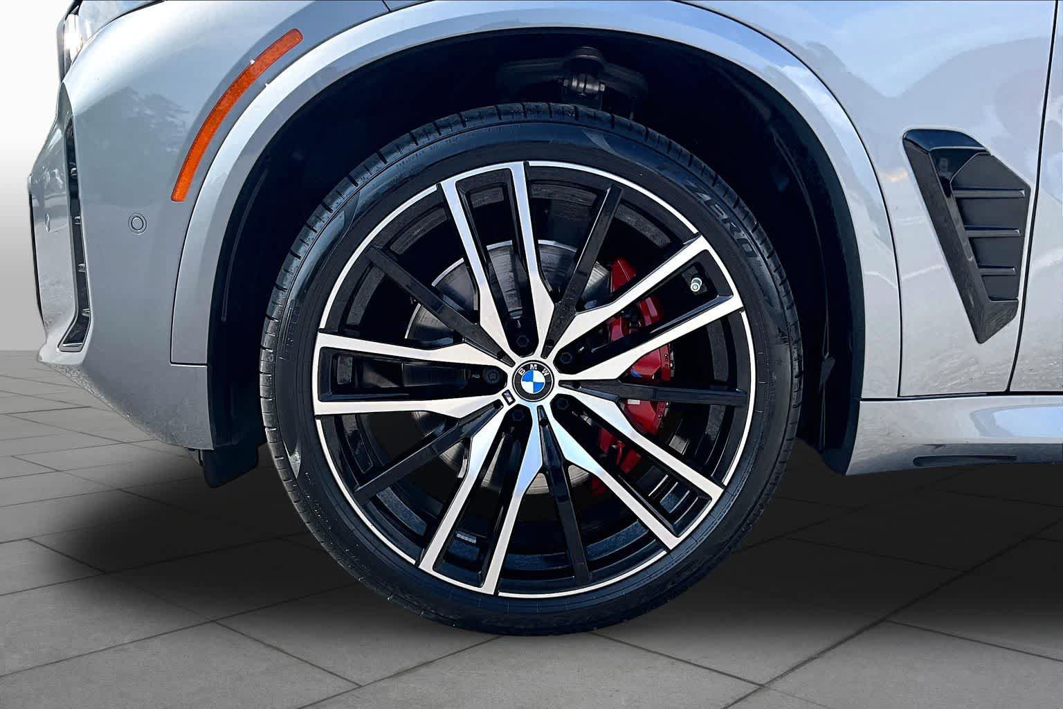 Used 2026 BMW X5 sDrive40i w/ Executive Package RWD image 11